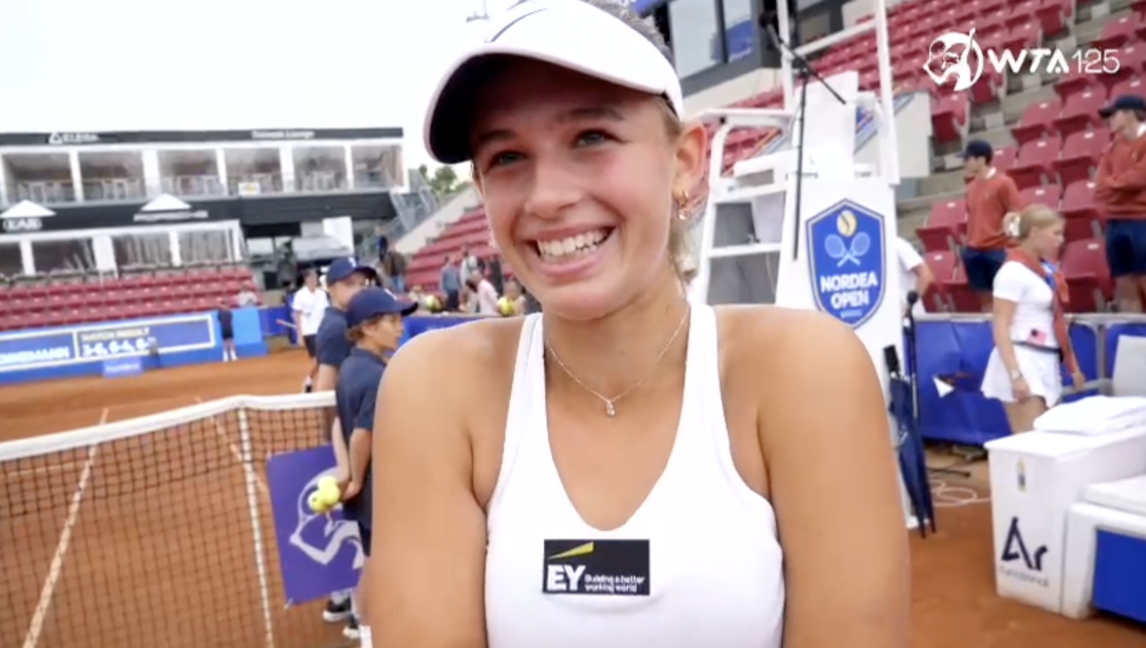 Karolin Herfurthning yalangoch fotosuratlari